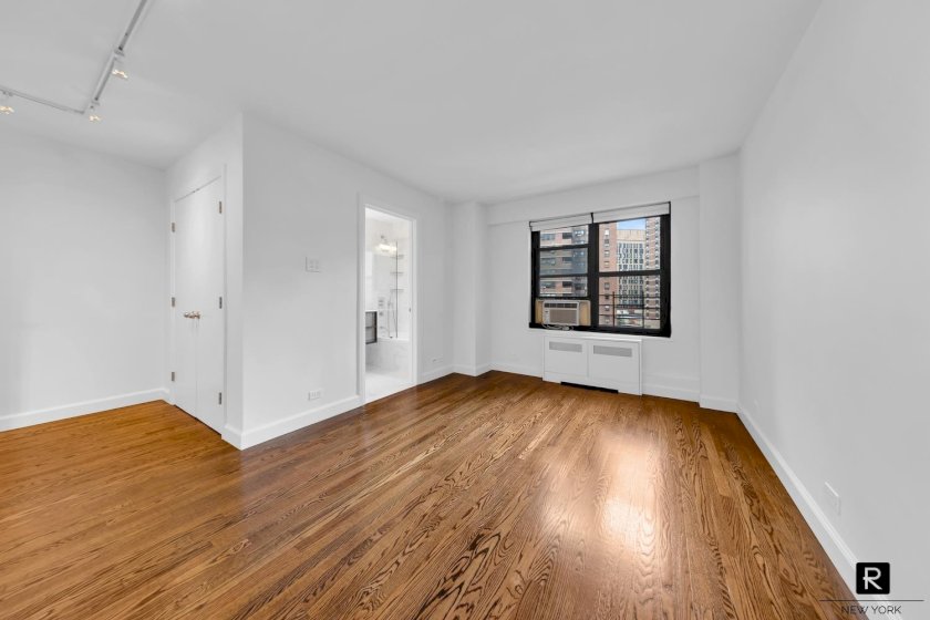 wide photo