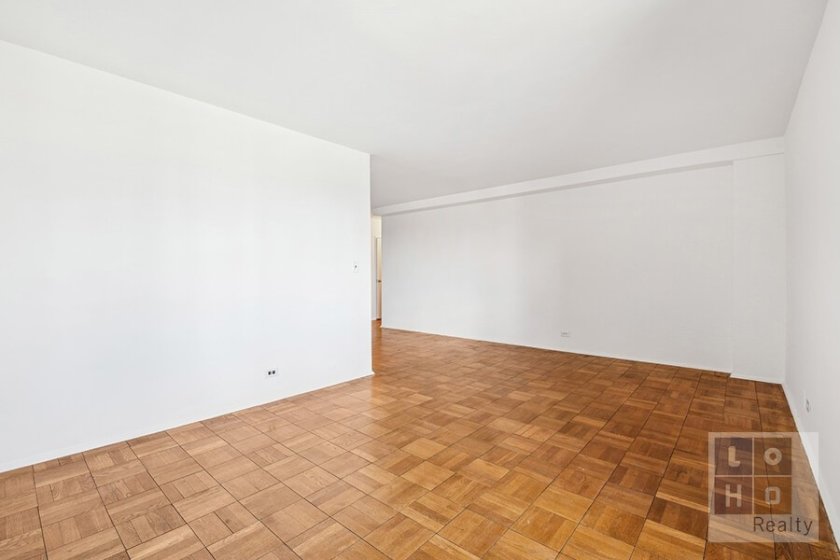 wide photo