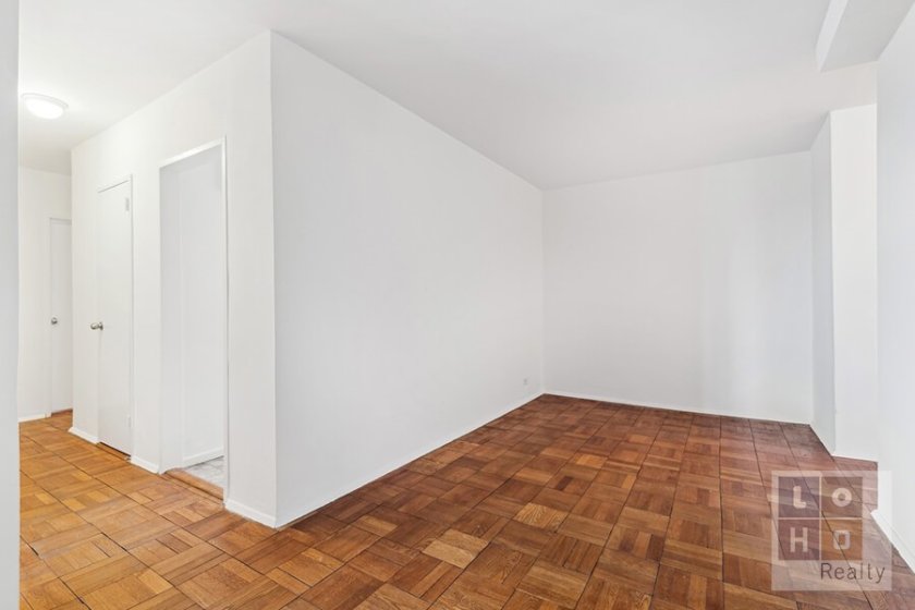 wide photo