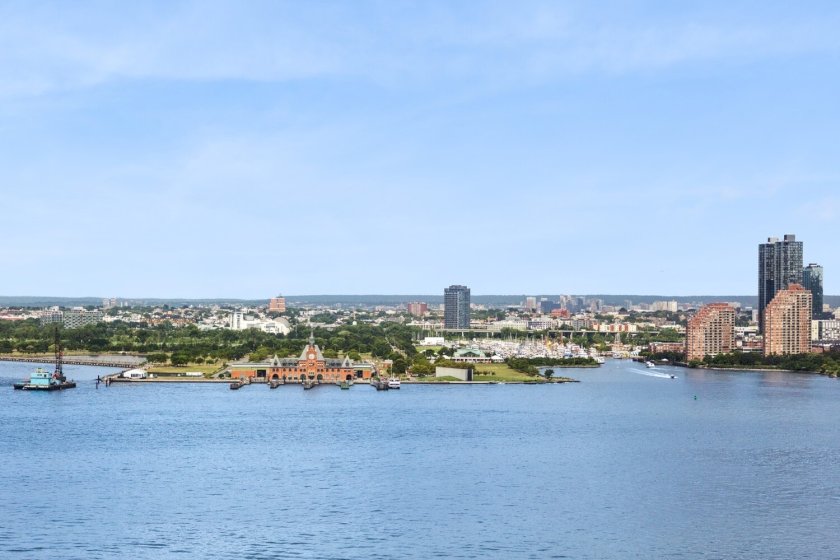 wide photo
