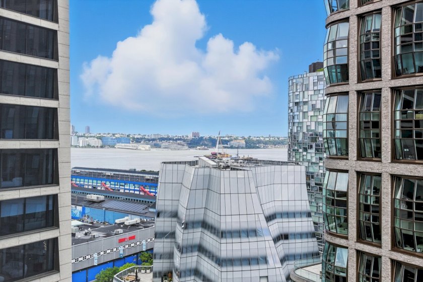 wide photo