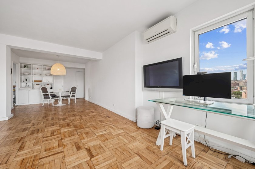 wide photo