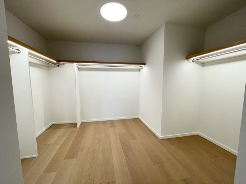 wide photo