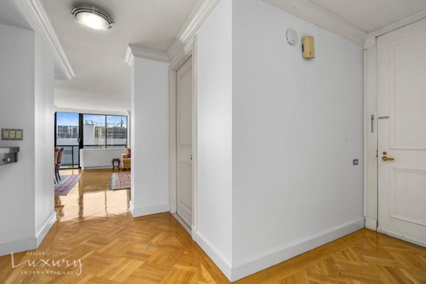 wide photo