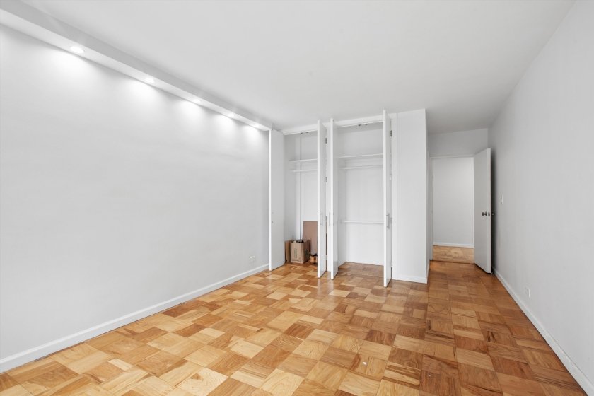 wide photo