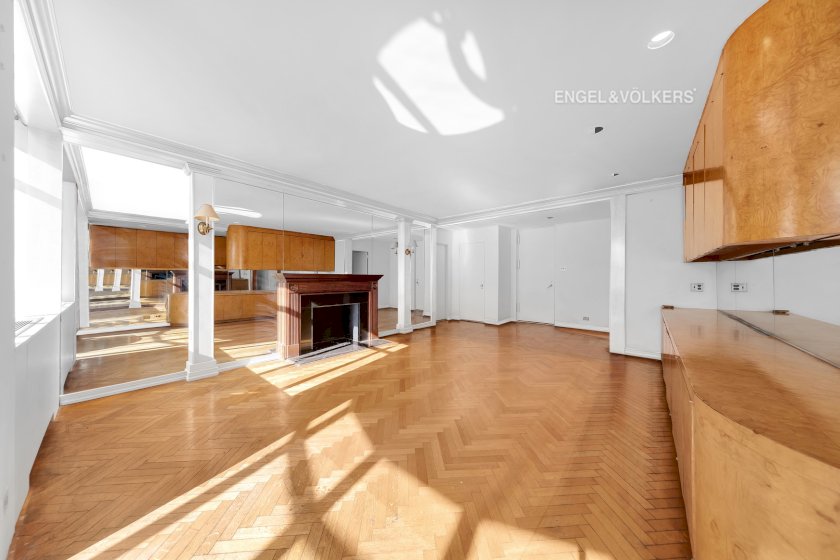 wide photo