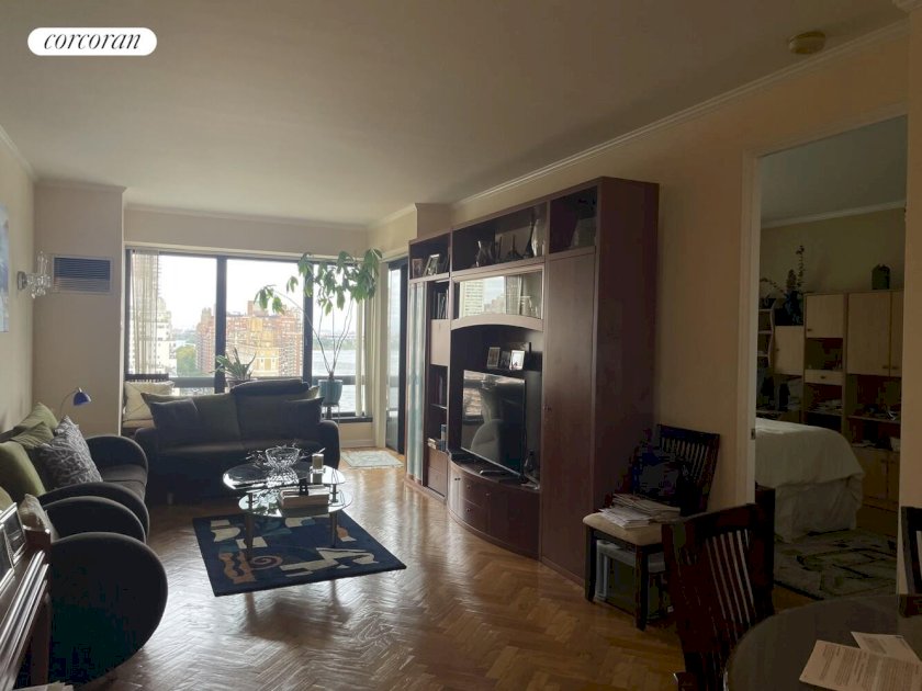 wide photo