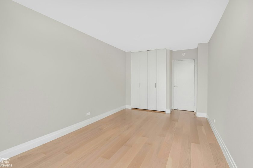 wide photo