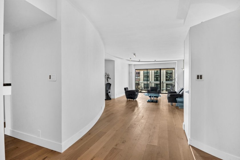 wide photo