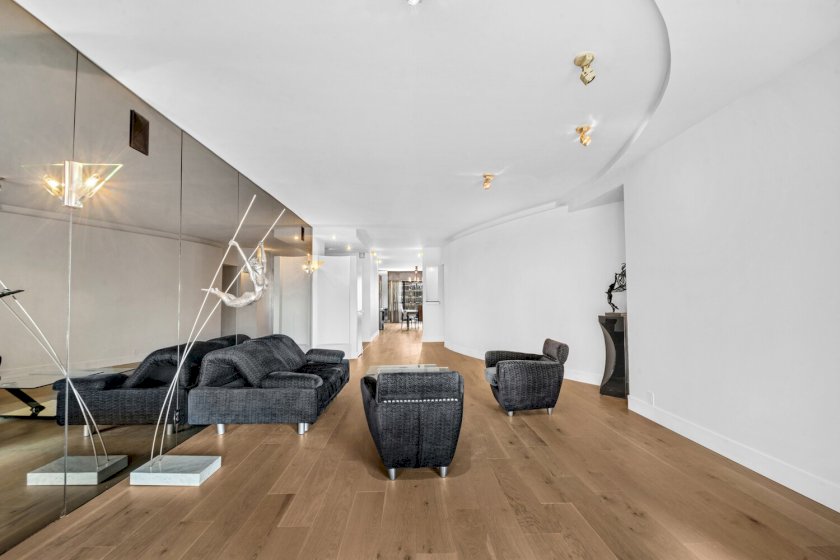 wide photo