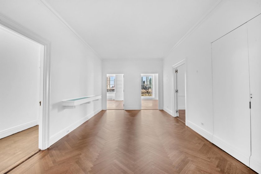 wide photo