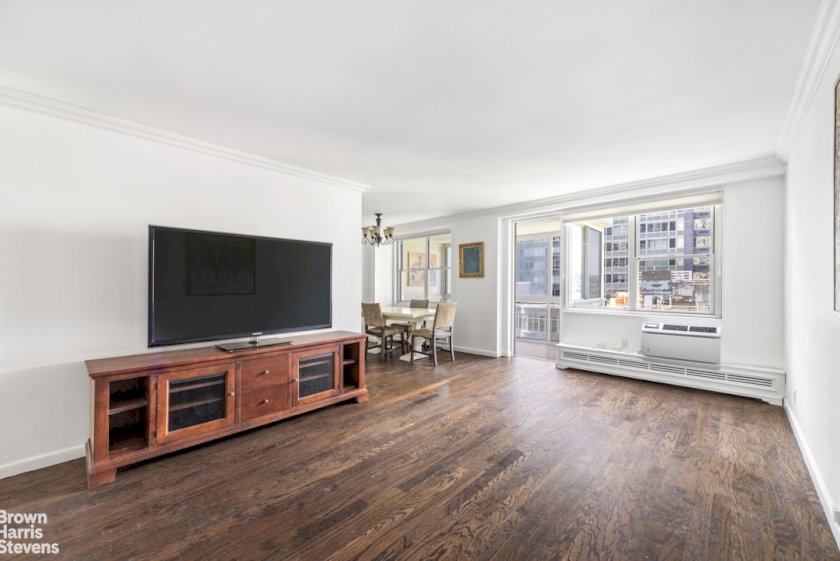 wide photo