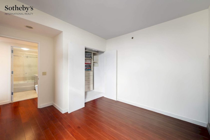 wide photo