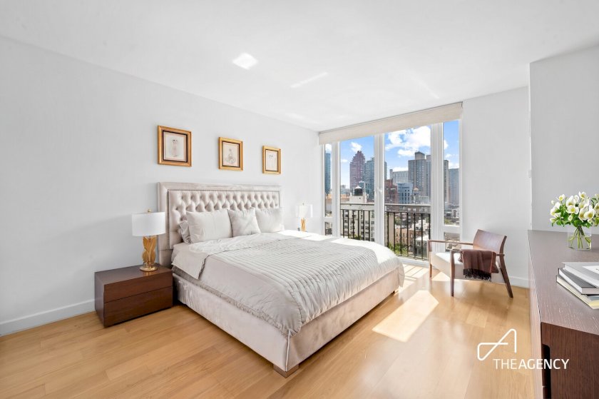 wide photo